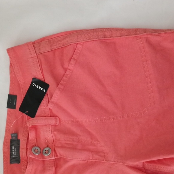 TORRID SHORTS AVIATOR BERMUDA CORAL SIZE 10 - Picture 3 of 6